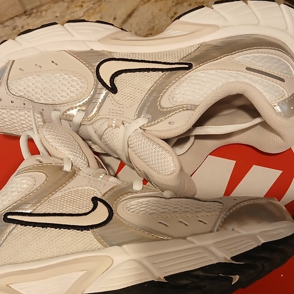 Nike V5 RNR - Picture 4 of 5